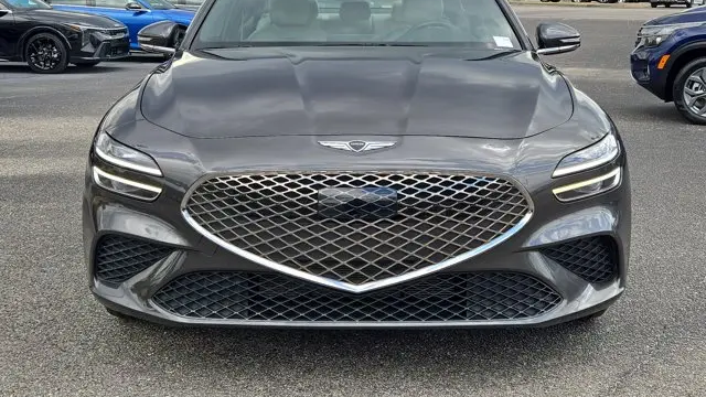 2025 Genesis G70 2.5T Standard