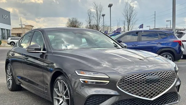 2025 Genesis G70 2.5T Standard