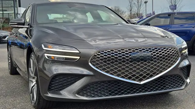 2025 Genesis G70 2.5T Standard