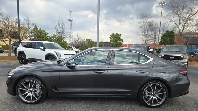 2025 Genesis G70 2.5T Standard