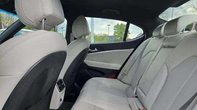 2025 Genesis G70 2.5T Standard