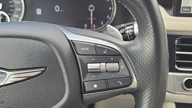2025 Genesis G70 2.5T Standard