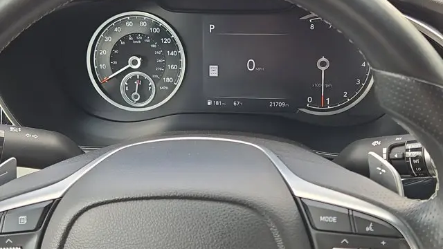 2025 Genesis G70 2.5T Standard