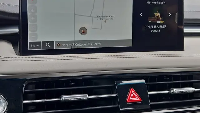2025 Genesis G70 2.5T Standard