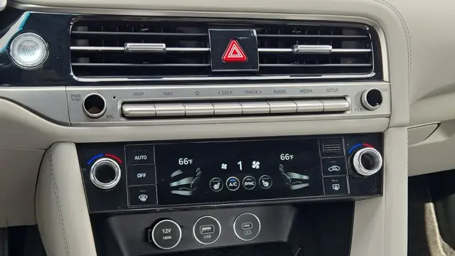 2025 Genesis G70 2.5T Standard