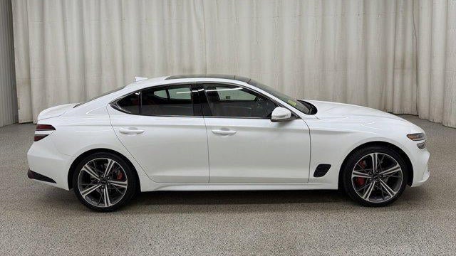 2025 Genesis G70 2.5T Standard