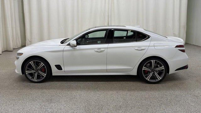 2025 Genesis G70 2.5T Standard