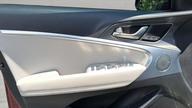 2025 Genesis G70 2.5T Standard
