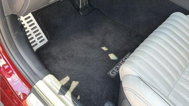 2025 Genesis G70 2.5T Standard