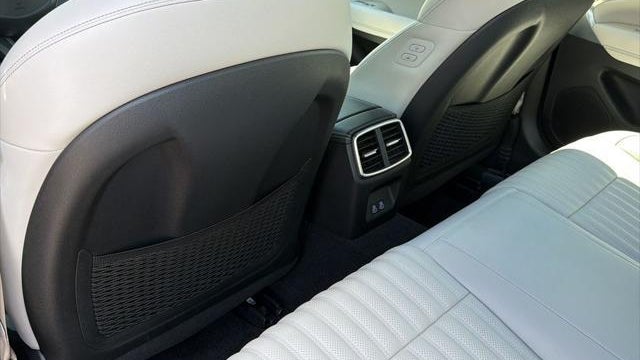 2025 Genesis G70 2.5T Standard