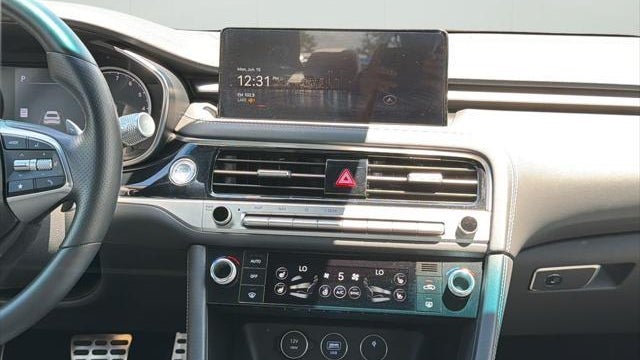 2025 Genesis G70 2.5T Standard