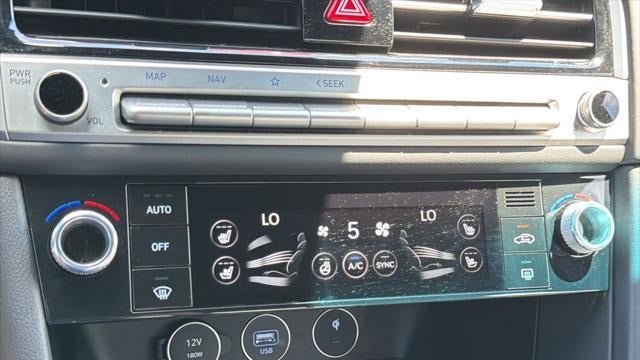 2025 Genesis G70 2.5T Standard