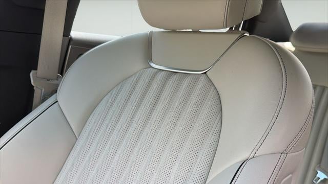 2025 Genesis G70 2.5T Standard