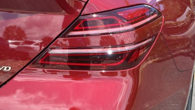2025 Genesis G70 2.5T Standard