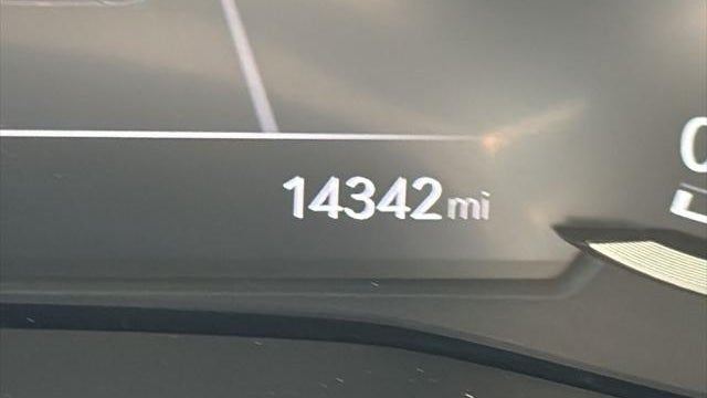 2025 Genesis G70 2.5T Standard