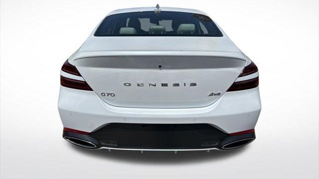 2025 Genesis G70 2.5T Standard