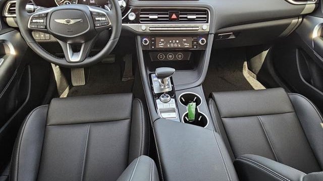 2025 Genesis G70 2.5T Standard