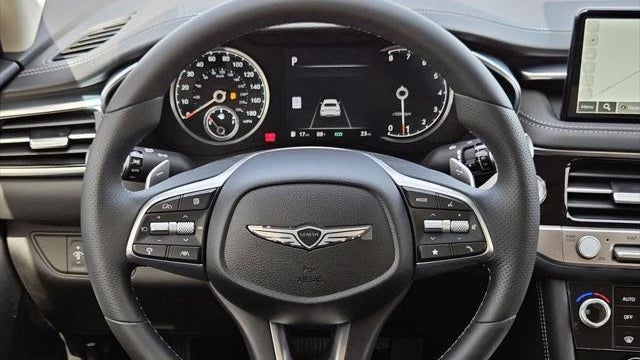 2025 Genesis G70 2.5T Standard
