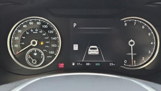2025 Genesis G70 2.5T Standard