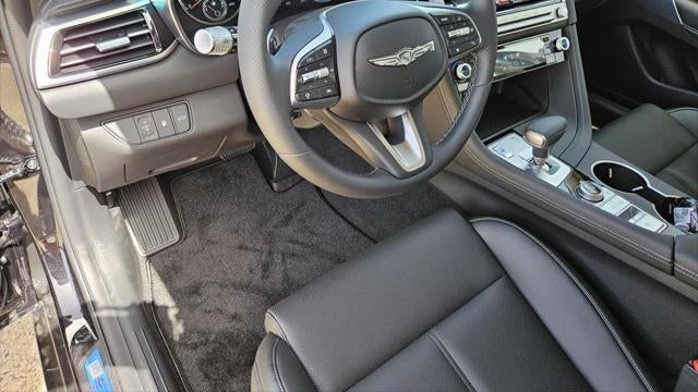 2025 Genesis G70 2.5T Standard