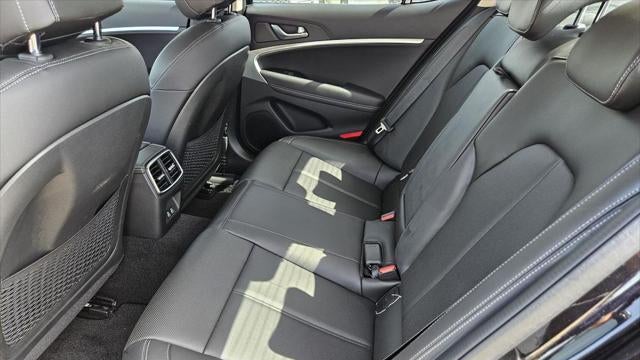 2025 Genesis G70 2.5T Standard