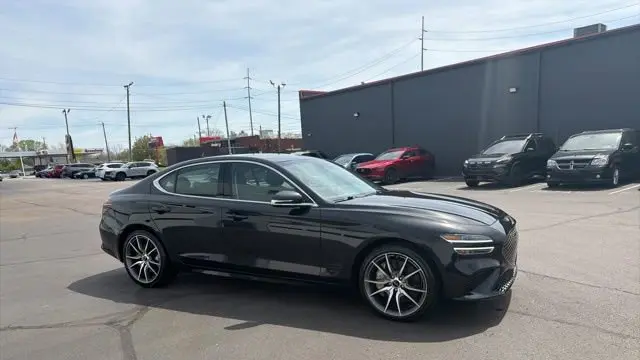 2025 Genesis G70 2.5T Standard