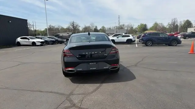 2025 Genesis G70 2.5T Standard
