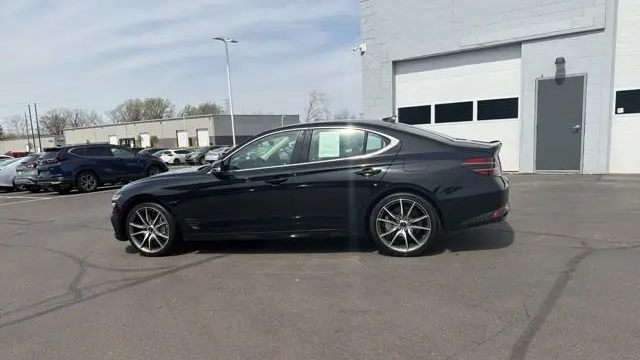 2025 Genesis G70 2.5T Standard