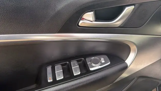 2025 Genesis G70 2.5T Standard