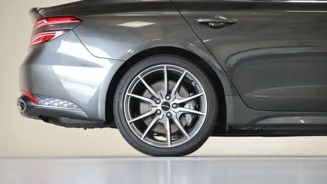 2026 Genesis G70 2.5T Prestige