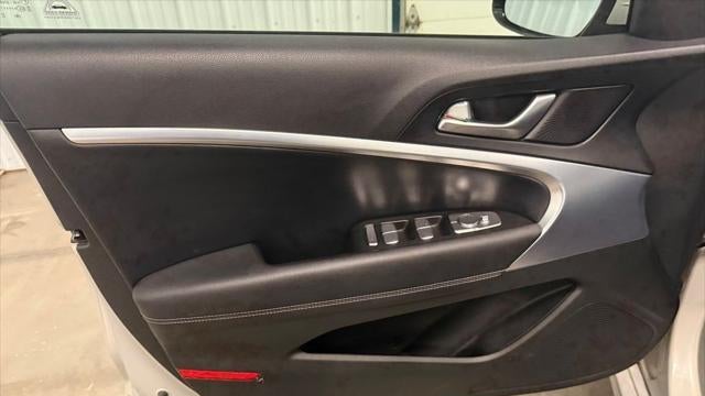 2024 Genesis G70 2.5T Standard