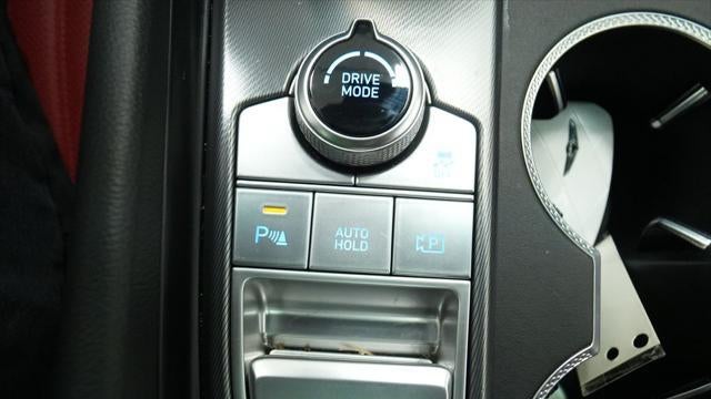 2025 Genesis G70 2.5T Standard