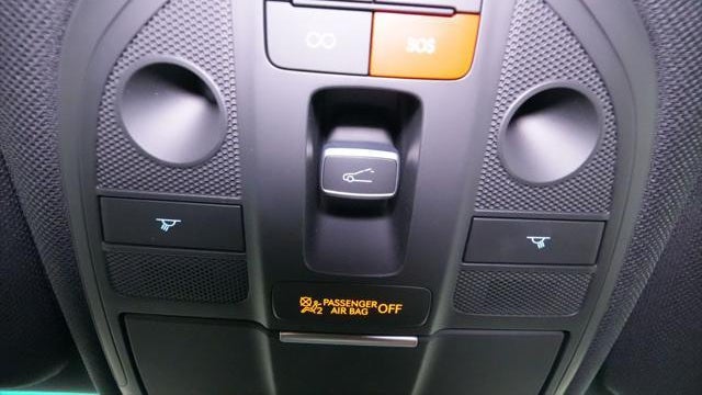2025 Genesis G70 2.5T Standard