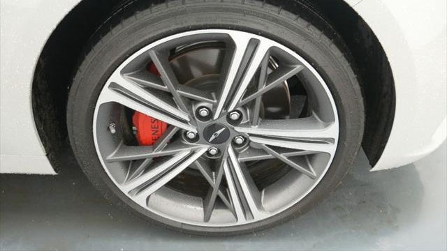 2025 Genesis G70 2.5T Standard