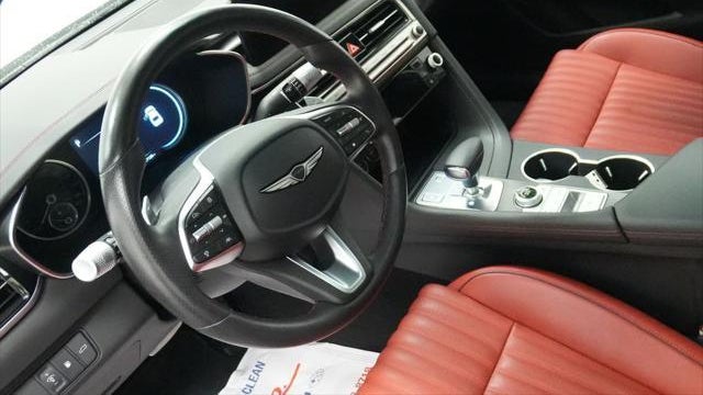 2025 Genesis G70 2.5T Standard