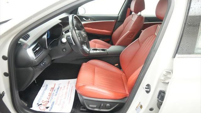 2025 Genesis G70 2.5T Standard