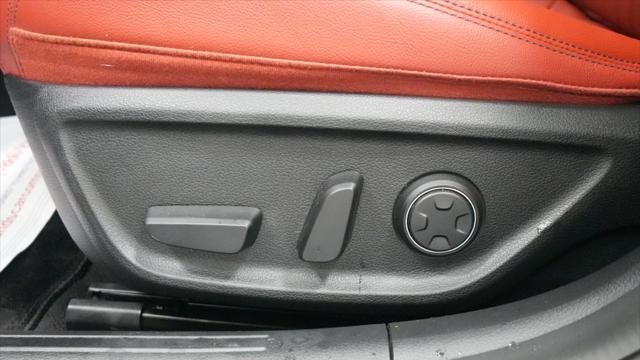 2025 Genesis G70 2.5T Standard