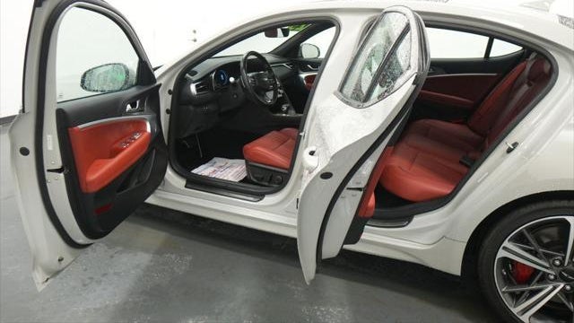 2025 Genesis G70 2.5T Standard