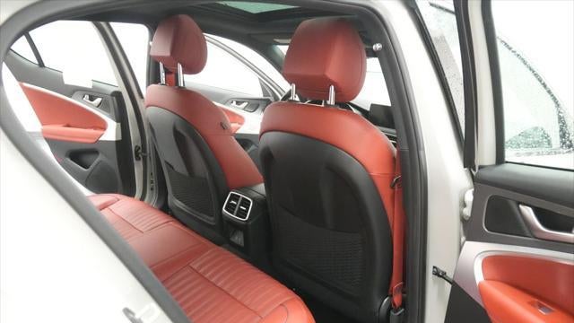 2025 Genesis G70 2.5T Standard
