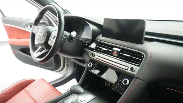 2025 Genesis G70 2.5T Standard