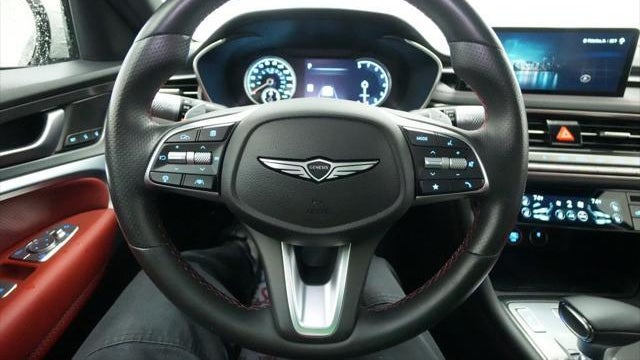 2025 Genesis G70 2.5T Standard