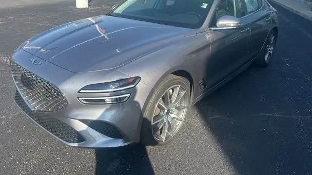 2025 Genesis G70 2.5T Standard