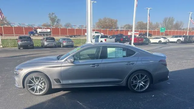 2025 Genesis G70 2.5T Standard
