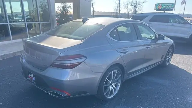 2025 Genesis G70 2.5T Standard