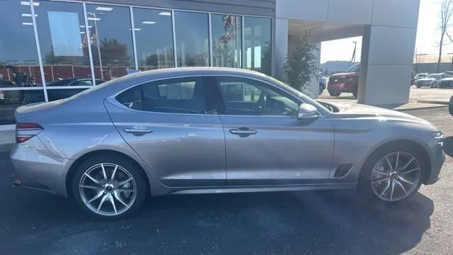 2025 Genesis G70 2.5T Standard