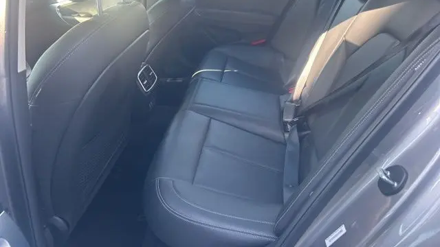 2025 Genesis G70 2.5T Standard