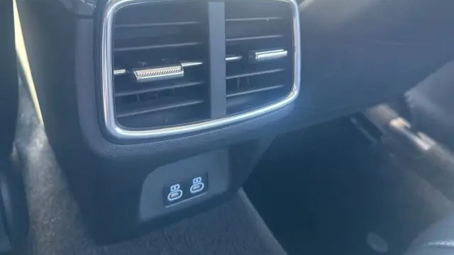 2025 Genesis G70 2.5T Standard
