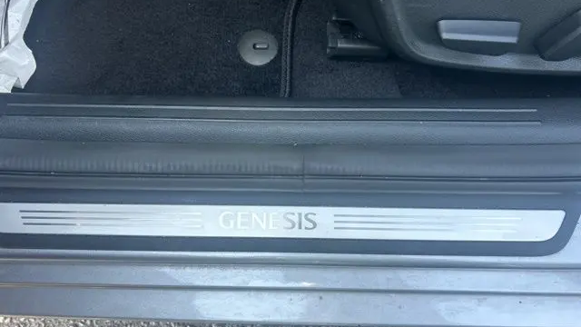 2025 Genesis G70 2.5T Standard