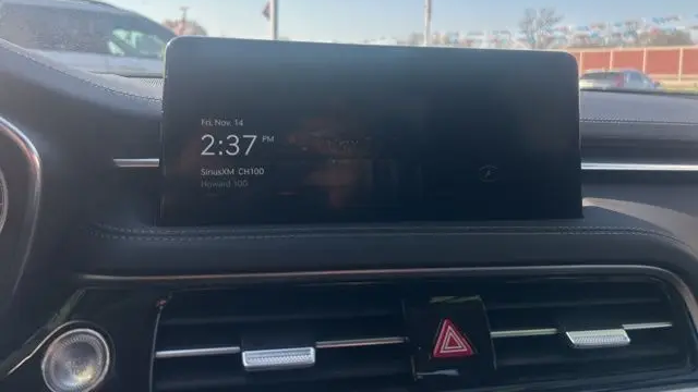2025 Genesis G70 2.5T Standard