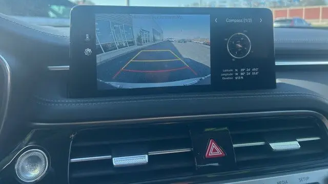 2025 Genesis G70 2.5T Standard